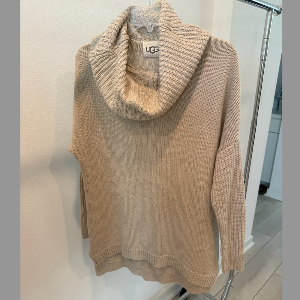 UGG Chunky Knit Cowl-Neck Sweater – Size Small